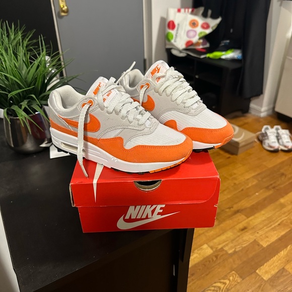 Air max 1’s pre owned - Picture 2 of 2